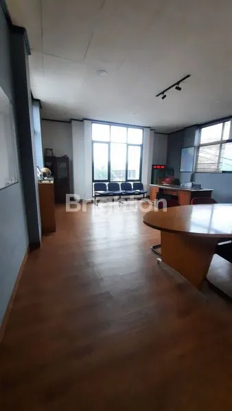 image DIJUAL RUKO 3 LANTAI + RUMAH BELAKANG | LUAS TANAH 310 M² | LOKASI STRATEGIS JL. RA KARTINI, BEKASI (5)