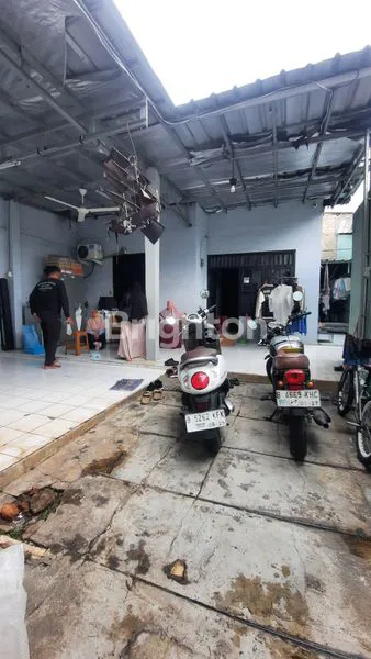 image DIJUAL RUKO 3 LANTAI + RUMAH BELAKANG | LUAS TANAH 310 M² | LOKASI STRATEGIS JL. RA KARTINI, BEKASI (1)