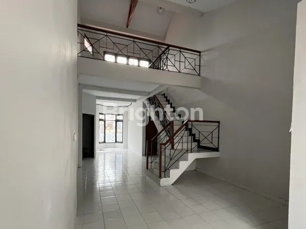 image RUMAH SIAP HUNI 1,5 LANTAI DI JATIBENING, HANYA 10 MENIT KE LRT JATIBENING & TOL BECAKAYU (2)