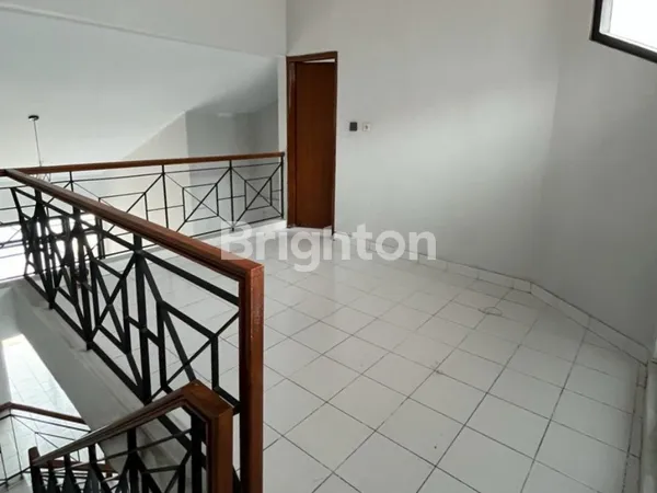 image RUMAH SIAP HUNI 1,5 LANTAI DI JATIBENING, HANYA 10 MENIT KE LRT JATIBENING & TOL BECAKAYU (4)