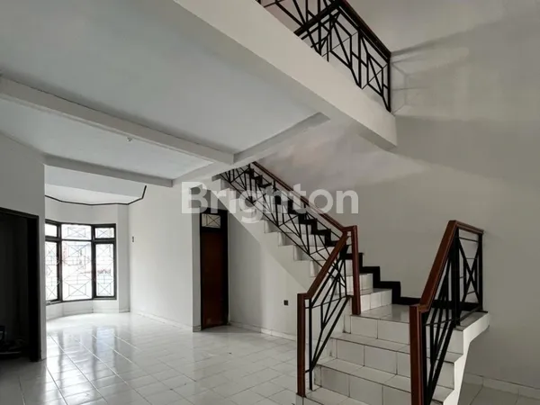 image RUMAH SIAP HUNI 1,5 LANTAI DI JATIBENING, HANYA 10 MENIT KE LRT JATIBENING & TOL BECAKAYU (5)