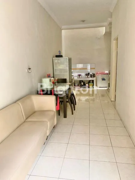 image RUMAH 3 LANTAI ROW 1 MOBIL TERAWAT RAPI SIAP HUNI DI TANJUNG DUREN (2)