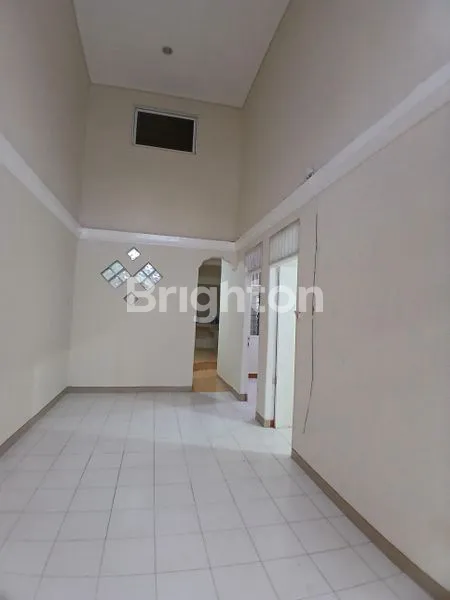 image RUMAH 2 LANTAI DEKAT SEKOLAH TARAKANITA, STELLA MARIS & MALL SMS (2)