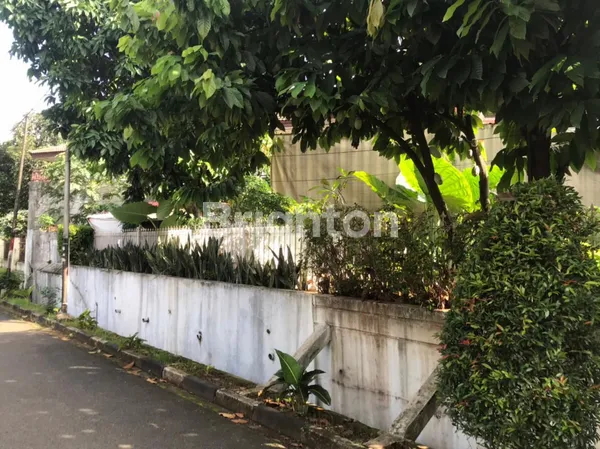 image RUMAH KALIBATA INDAH 8 KAMAR TIDUR ADA KOLAM RENANG PANCORAN JAKARTA SELATAN (5)