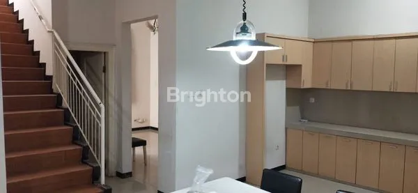 image RUNGKUT ASRI RUMAH 2LANTAI SIAP HUNI DEKAT RAYA LOKASI PERUMAHAN BISA NEGO (3)