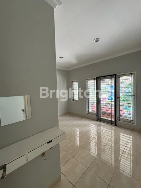 image DIJUALL RUMAH LOKASI STRATEGIS JAKARTA BARAT (7)