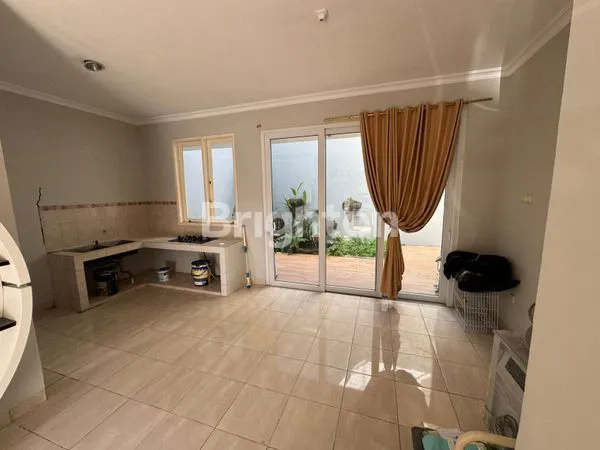 image DIJUALL RUMAH LOKASI STRATEGIS JAKARTA BARAT (2)