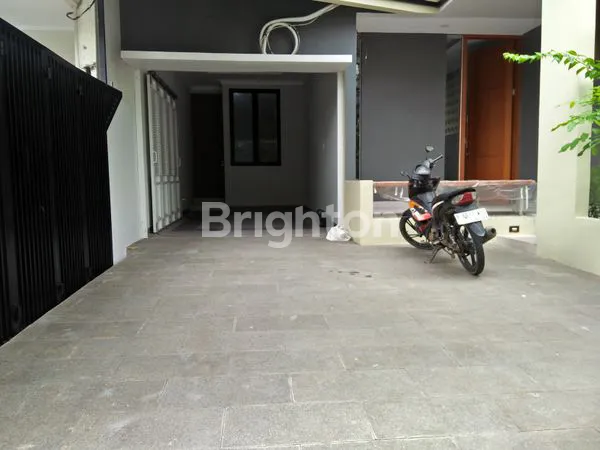 image HOT LISTING \UD83D\UDD25 RUMAH BARU 3 LANTAI DI PULOMAS NO. 4 (5)