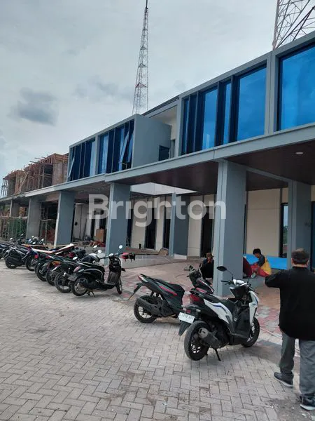 image RUMAH BARU 2 LANTAI SIMPANG DARMO PERMAI SELATAN, DEKAT DARMO PERMAI TIMUR DARMO BARU BARAT DARMO PERMAI UTARA THE CHOFA TAMAN HUNIAN SATELIT BUKIT DARMO GOLF WISATA BUKIT MAS KUPANG INDAH (2)