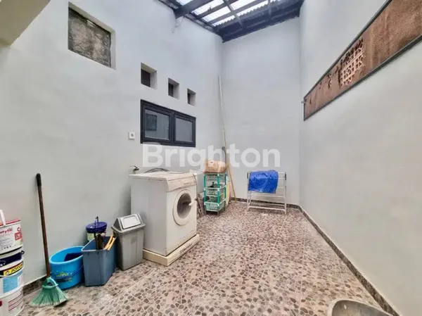 image RUMAH MODERN SIAP HUNI DEKAT LIVING WORLD MALL DENPASAR UTARA (7)