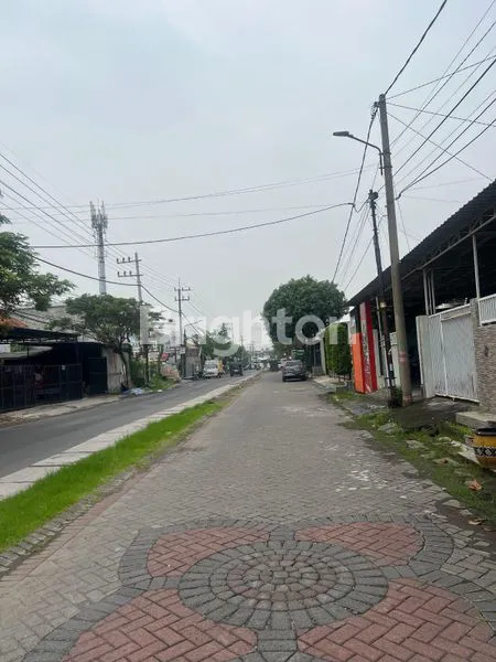 image RUMAH (EX. KANTOR) LOKASI JALAN UTAMA DI DAERAH RUNGKUT GRIYA KENCANA DEKAT MERR PANDUGO, BARUK, SUPERINDO, AKSES TOL (2)