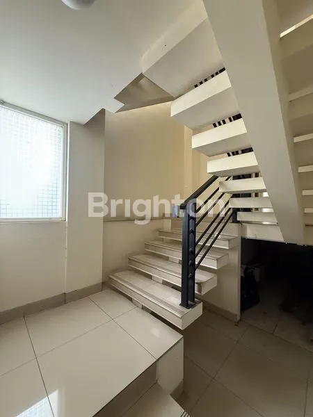 image RUMAH MEWAH SIAP HUNI DI JAKARTA SELATAN (5)