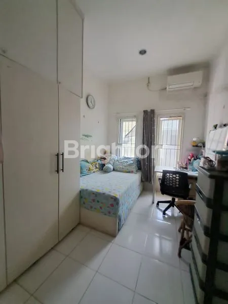 image RUMAH SIAP HUNI DI SETIA JAYA, 3 LANTAI, LOKASI PREMIUM (2)
