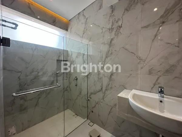 image RUMAH BARU AMERICAN STYLE DI CITRALAND DEKAT GWALK, GRAHA NATURA DAN PAKUWON MALL (5)