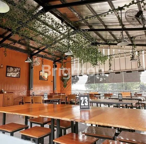 image RESTORAN 2 TINGKAT PARKIR LUAS DI SUKAHATI CIBINONG BOGOR (2)