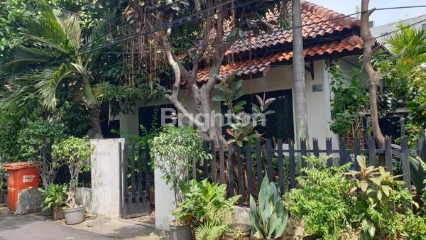 image DIJUAL RUMAH DI MENTENG JAKARTA PUSAT (1)