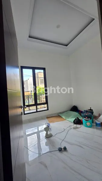 image RUMAH BRAND NEW TAMAN VILLA MERUYA (6)