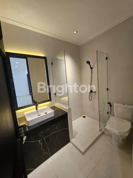 image RUMAH MODERN 2 LANTAI PURIMAS REGENCY DEKAT RUNGKUT PONDOK CHANDRA RAYA MERR (2)