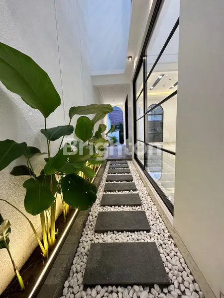 image RUMAH MODERN 2 LANTAI PURIMAS REGENCY DEKAT RUNGKUT PONDOK CHANDRA RAYA MERR (6)