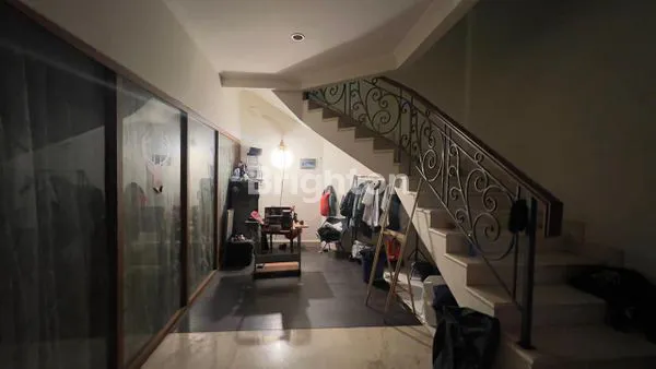 image FOR SALE LUXURY HOUSE IN GONDANGDIA, MENTENG  JAKARTA (5)