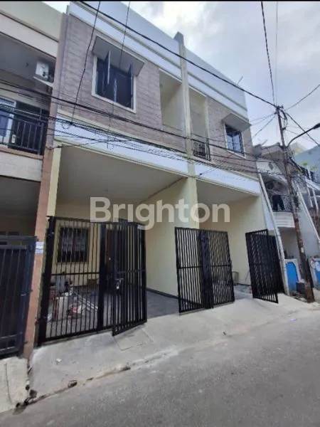 image RUMAH 3 LANTAI TANJUNG DUREN (1)