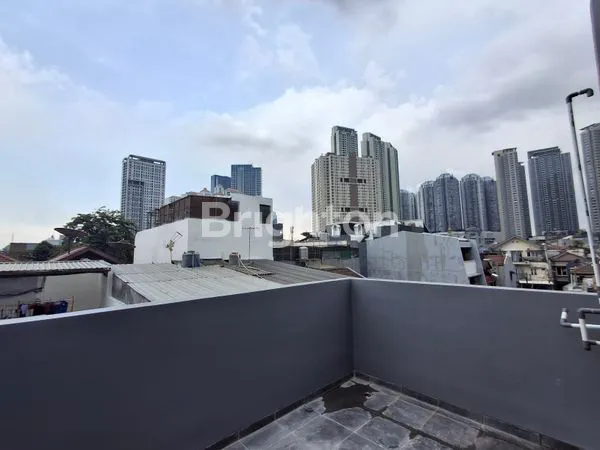 image RUMAH 3 LANTAI TANJUNG DUREN (6)