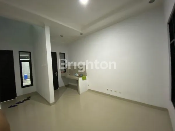 image RUMAH MODERN LT 109 LB 200 DI JAGAKARSA (4)