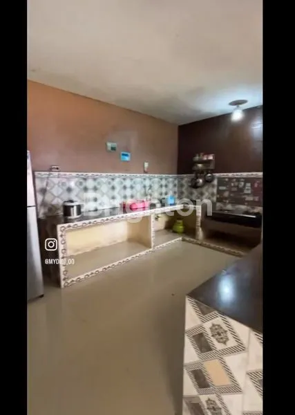 image RUMAH PINGGIR JALAN POROS DESA WADUNG PAKISAJI (5)