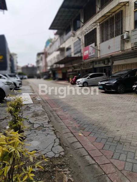 image RUKO 3 LANTAI DI TAMAN MELLA, STRATEGIS DEKAT MALL (3)