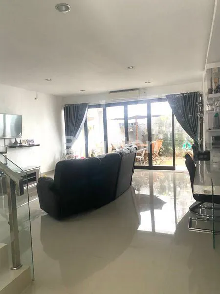 image RUMAH SIAP HUNI DALAM KOMPLEK NOL JALAN DEKAT BERBAGAI FASILITAS JATIWARINGIN PONDOK GEDE BEKASI (2)