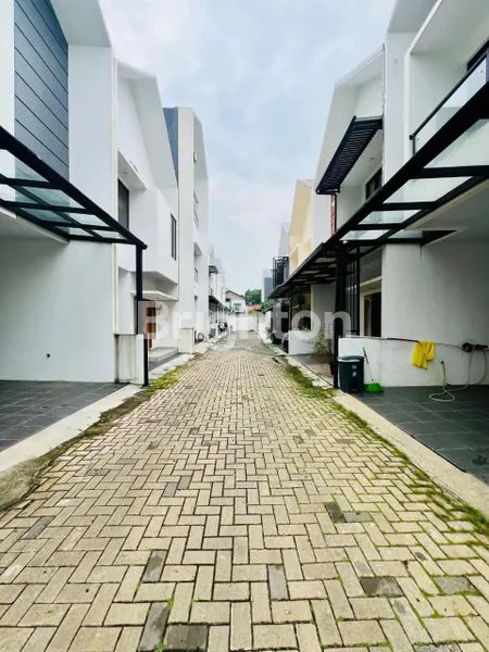 image CILANDAK KKO. RUMAH SIAP HUNI DIJUAL.  (8)