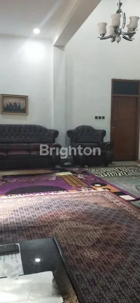 image RUMAH MEWAH 2 LANTAI DI GEMPOL SARI, LT 500M² (4)