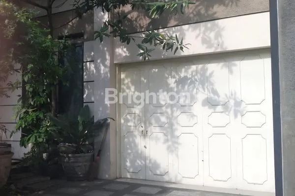 image RUMAH MEWAH 2 LANTAI DI GEMPOL SARI, LT 500M² (3)