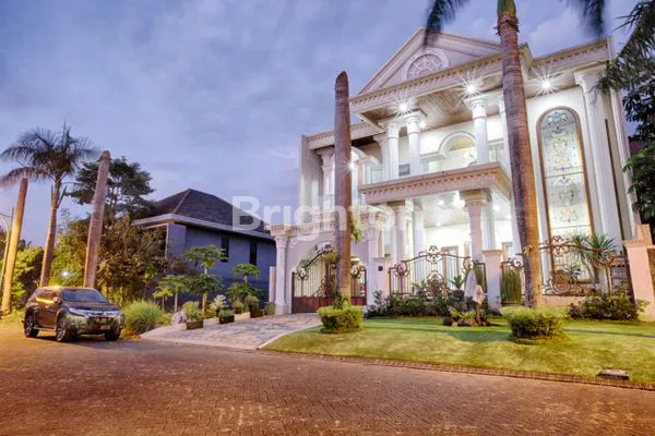 image MURAH !!! RUMAH MEWAH 3 LANTAI  DI PERUMAHAN PONDOK BLIMBING INDAH ARAYA (SWIMMING POOL DAN JACUZZI) (10)