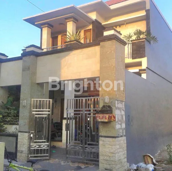 image SALE CEPAT. RUMAH  2 LANTAI  DI KEROBOKAN . HARGA DI BAWAH PASARAN (1)