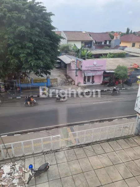 image RUKO 3 LANTAI DIJUAL DI JALAN HJ NAMAN (8)