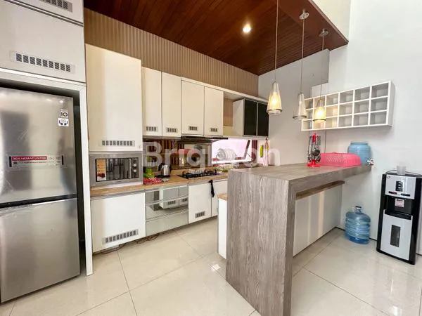 image RUMAH VILLA DENGAN 5 KAMAR TIDUR DEKAT SEMINYAK (6)