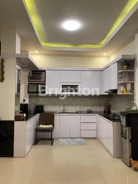 image DIJUAL RUMAH TINGKAT PINGGIR JALAN (4)