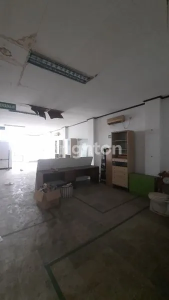 image KESEMPATAN LANGKA! DIJUAL RUKO 3 LANTAI DENGAN LOKASI SANGAT STRATEGIS DI JL. RA KARTINI, BEKASI. MEMILIKI KOMBINASI BANGUNAN KOMERSIAL + RUMAH TINGGAL, COCOK UNTUK USAHA SEKALIGUS TEMPAT TINGGAL, ATAU INVESTASI JANGKA PANJANG.  (7)