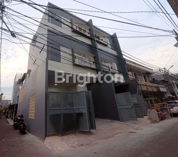 image RUMAH BARU 3 LT TANJUNG DUREN HOEK ROW 2 MBL JAKARTA BARAT (2)