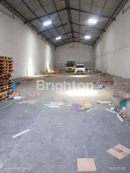 image GUDANG DI KOMPLEK SURI MULIA PERMAI MARGOMULYO SURABAYA BARAT (2)