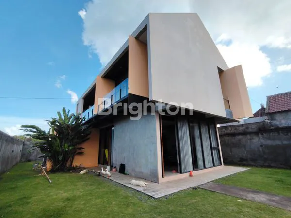 VILLA TROPICAL MODERN