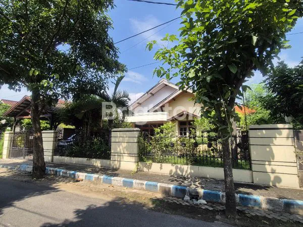 image RUMAH LUAS 450M² DI JOMBANG, SHM, 3+1 KT (2)