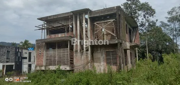image RUMAH SETENGAH JADI 2 LANTAI BANTING HARGA (1)