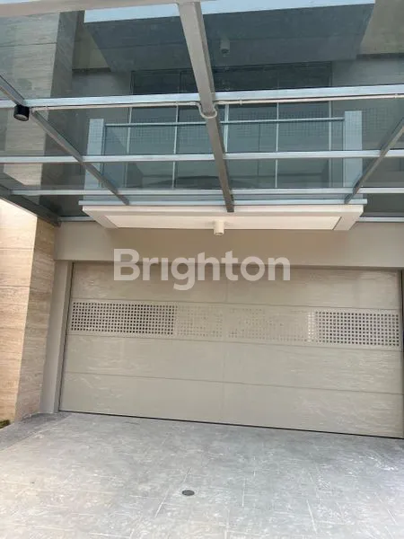 image RUMAH MEWAH 3 LANTAI DI GOLF ISLAND PIK 2 JAKARTA UTARA (8)