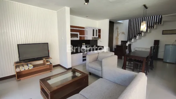 image VILLA 2 KAMAR DI SEMINYAK DENGAN DESAIN TROPIS DAN LOKASI STRATEGIS (3)