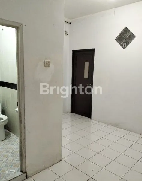image RUMAH 3,5 LANTAI \NHARGA TERJANGKAU–  \NJELAMBAR, GROGOL PETAMBURAN JAKARTA BARAT (2)