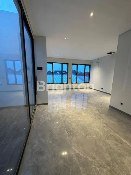 image DIJUAL RUMAH 2,5 LANTAI DHARMAHUSADA MAS (2)