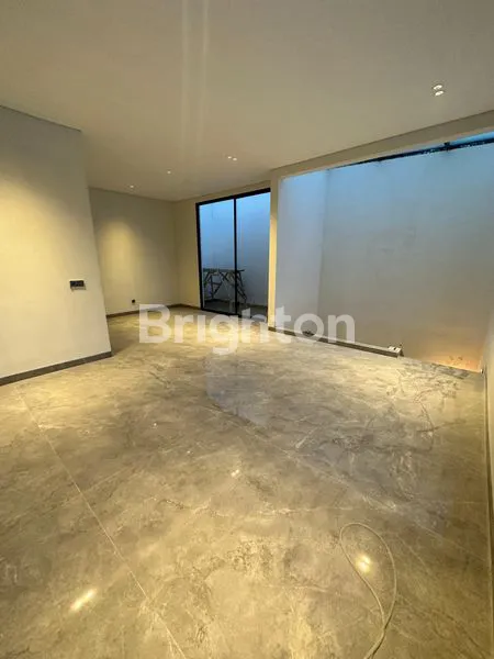 image DIJUAL RUMAH 2,5 LANTAI DHARMAHUSADA MAS (5)