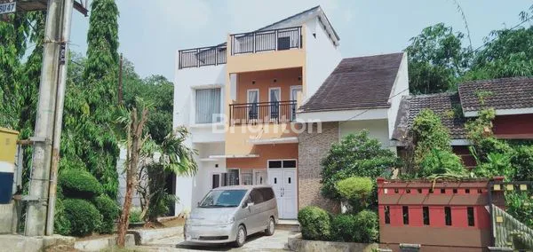 image RUMAH NYAMAN DAN LINGKUNGAN ASRI DI GREEN BSD CISAUK (2)